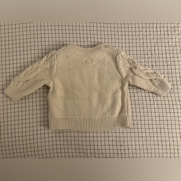 🛍️5 for $5! Baby Gap Cream Cable Knit Sweater - Picture 4 of 4
